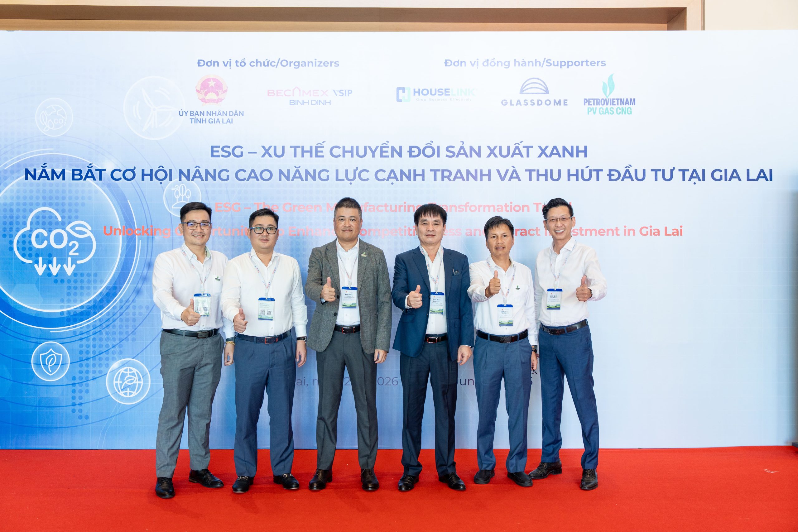 Đại diện ban Phát triển Kinh doanh TCT Khí Việt Nam (PV GAS) cùng PV GAS CNG tham dự hội thảo