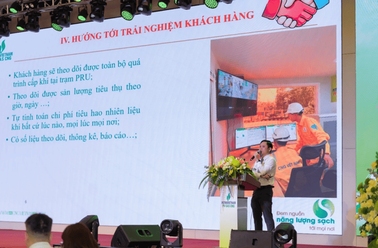  Ông Nguyễn Bình Quân – Phó phòng Điều độ Sản xuất CNMN đại diện trình bày bài tham luận
